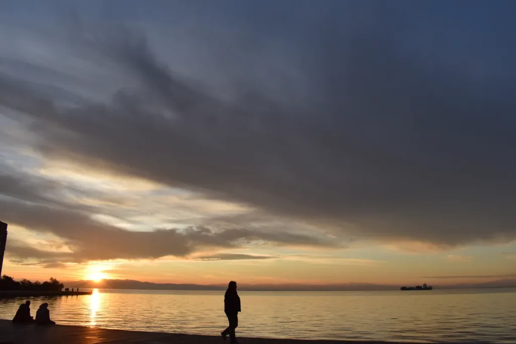 UV Index 3 αύριο — χρειάζεστε αντηλιακό; Ναι, ακόμη και τον Μάρτιο