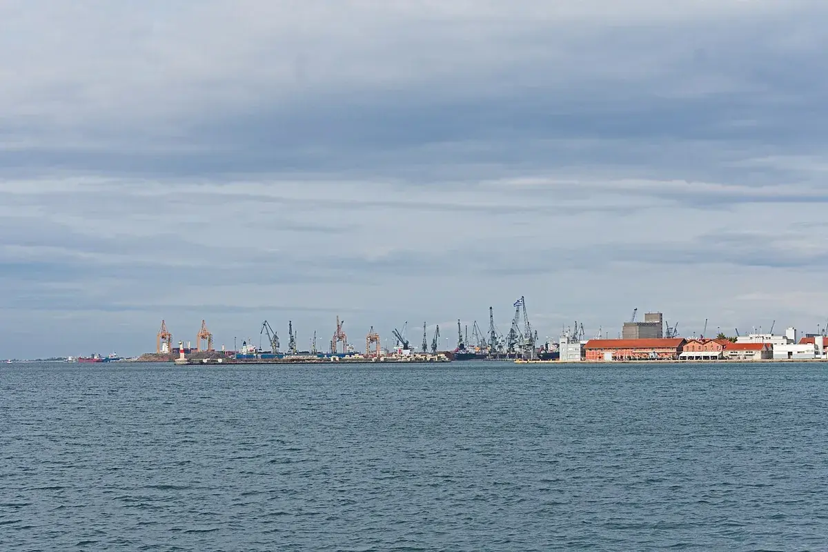 Πανοραμική θέα του λιμανιού Θεσσαλονίκης από τη Νίκης